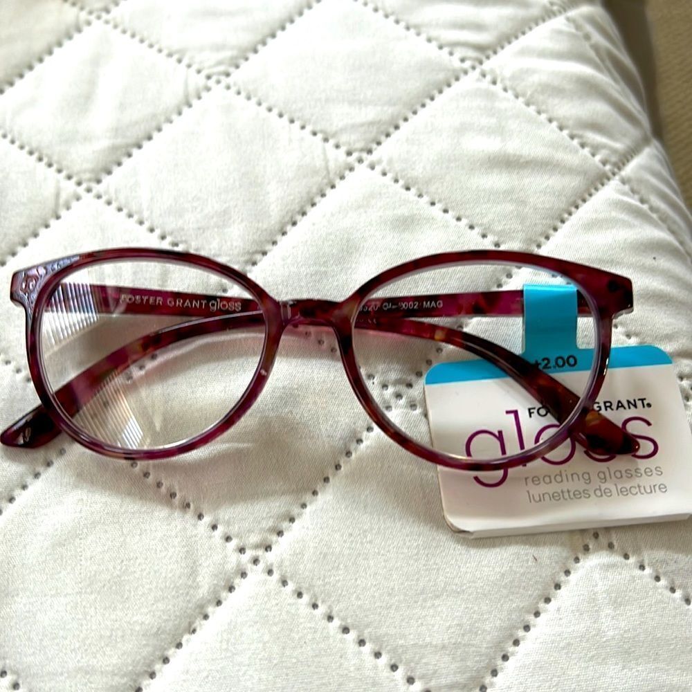 Foster Grant Readers 2.00 mag Gloss Series cute shape and color Women’s. NWT
